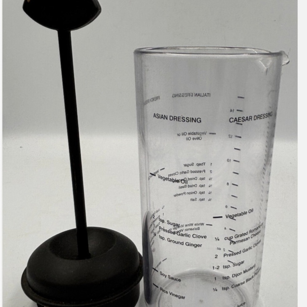 Pampered Chef Measure, Mix & Pour -Never Used - Picture 4 of 6